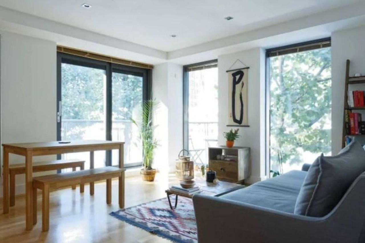 Peaceful Modern 2 Bedroom Flat With Water Views London Exterior photo